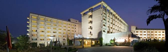 hotel clarks shiraz agra india